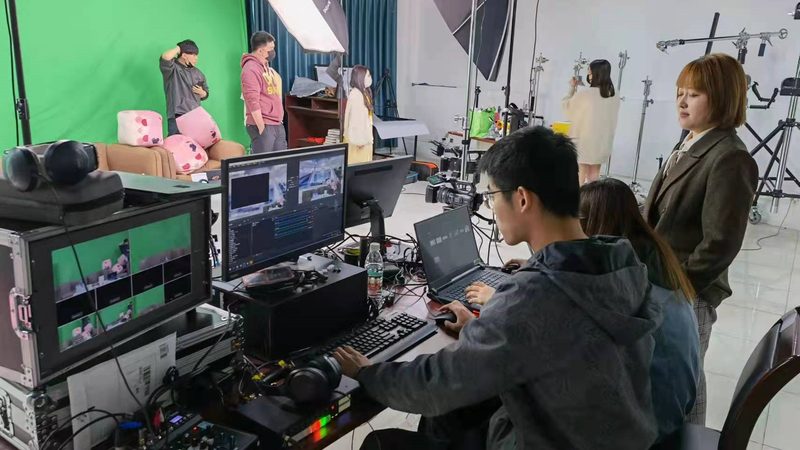 会议椅套布置效果图定制，价格几何？**